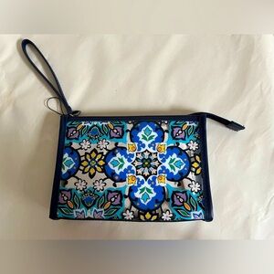 Vera Bradley Lisbon Medallion Cool Clear Beach Wristlet NWOT